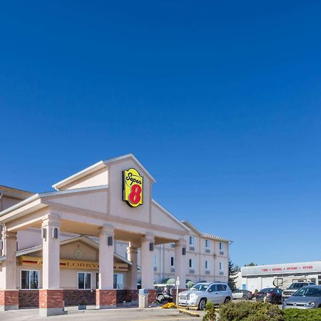 Super 8 By Wyndham Moose Jaw Sk Otel Dış mekan fotoğraf