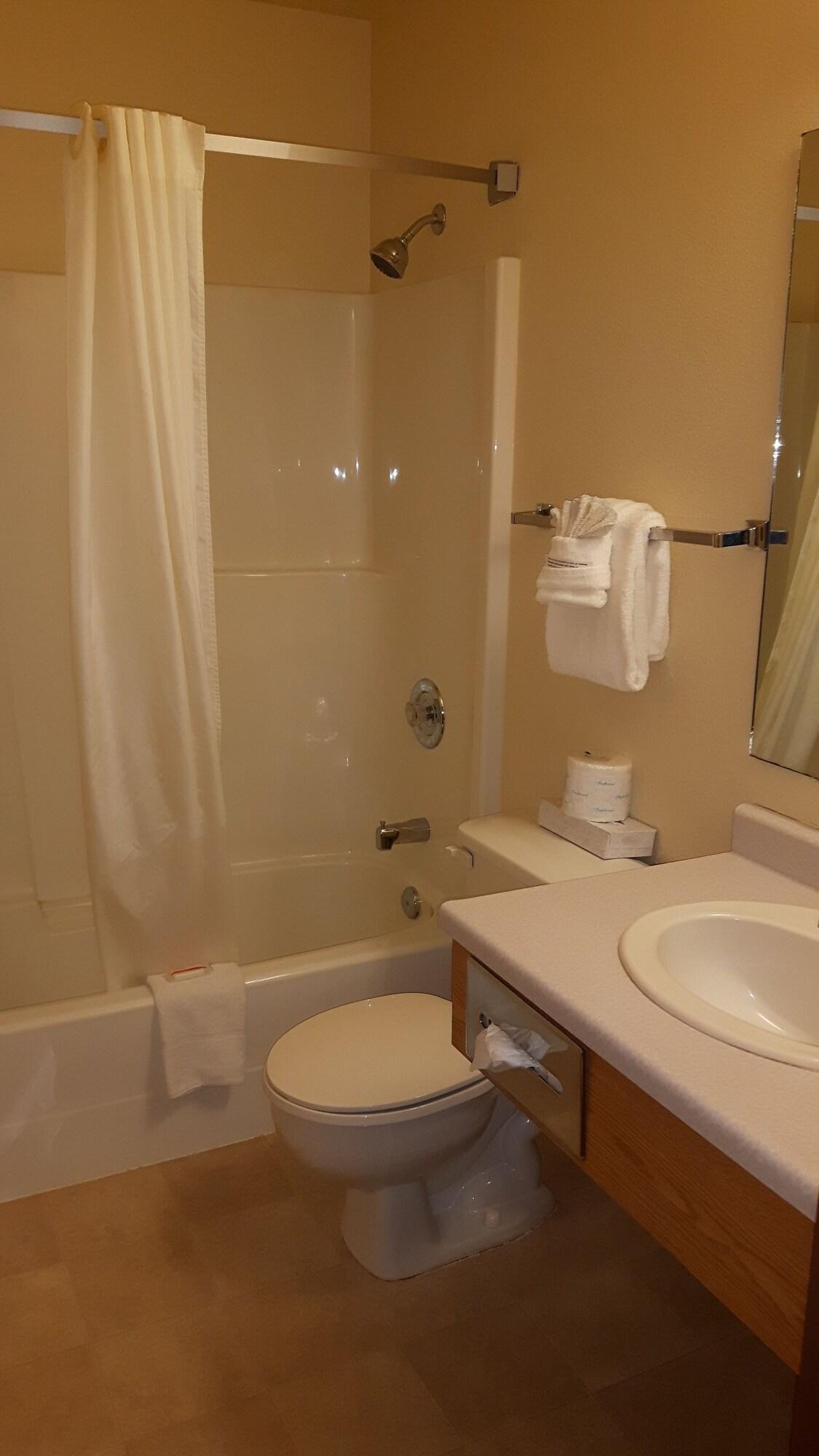 Super 8 By Wyndham Moose Jaw Sk Otel Dış mekan fotoğraf