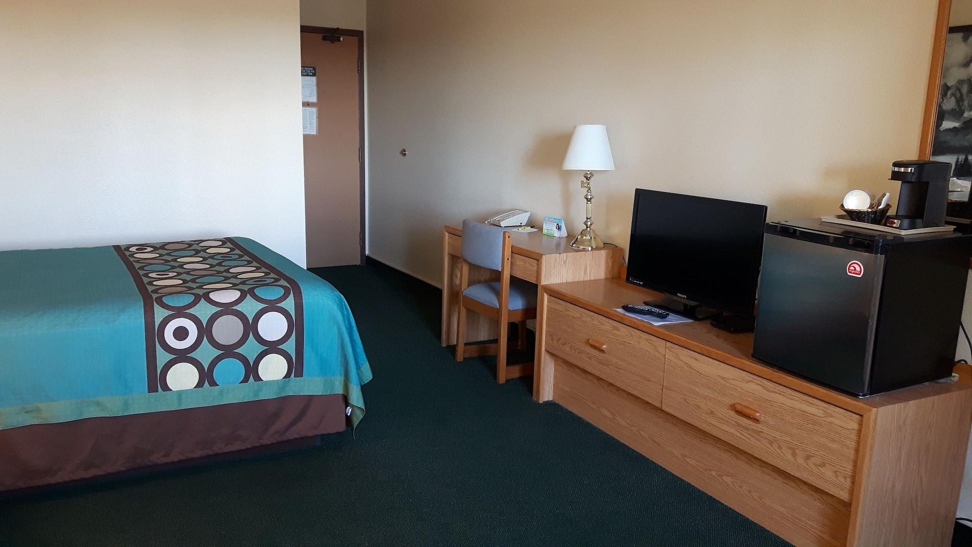 Super 8 By Wyndham Moose Jaw Sk Otel Dış mekan fotoğraf