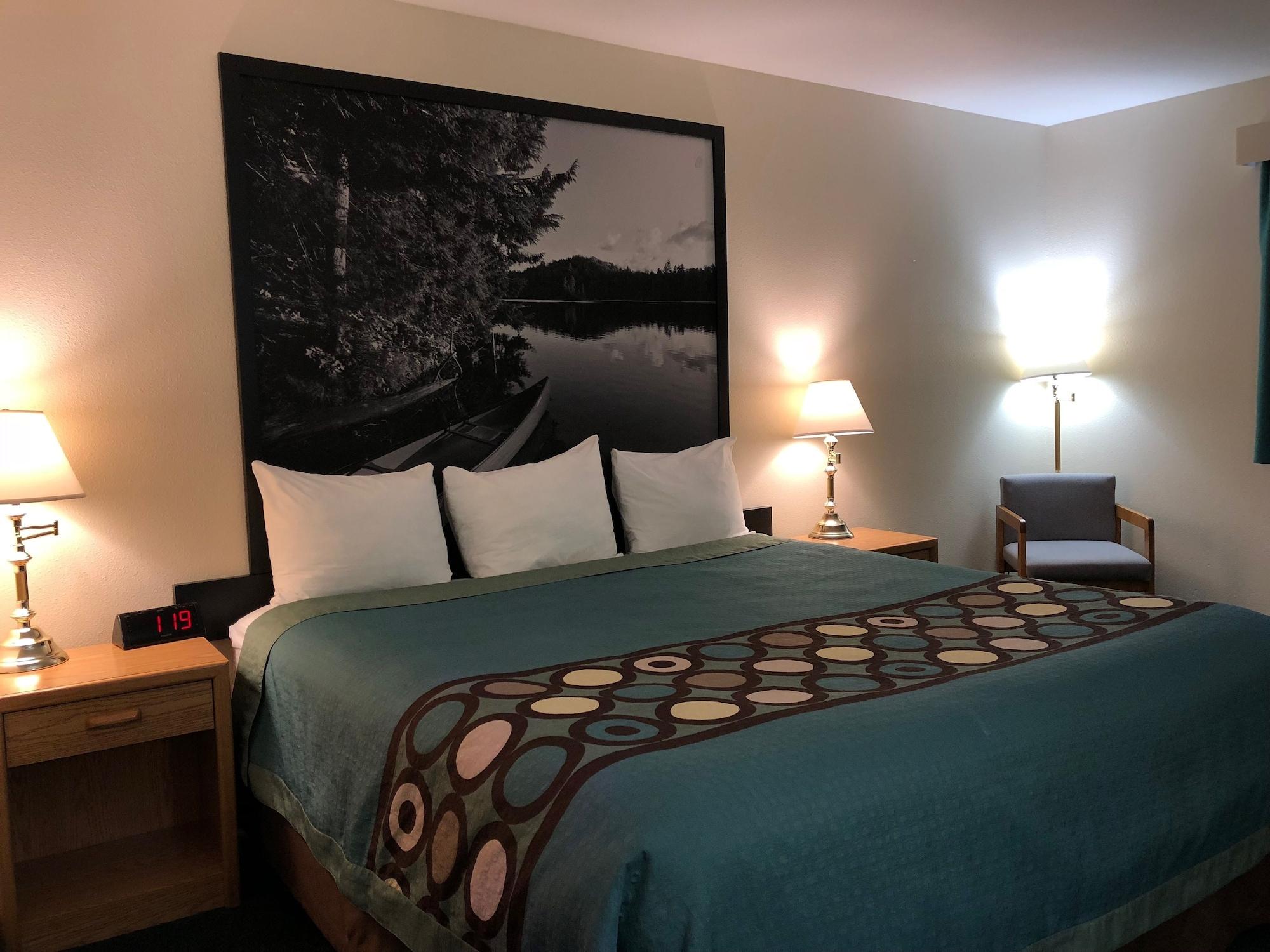 Super 8 By Wyndham Moose Jaw Sk Otel Dış mekan fotoğraf