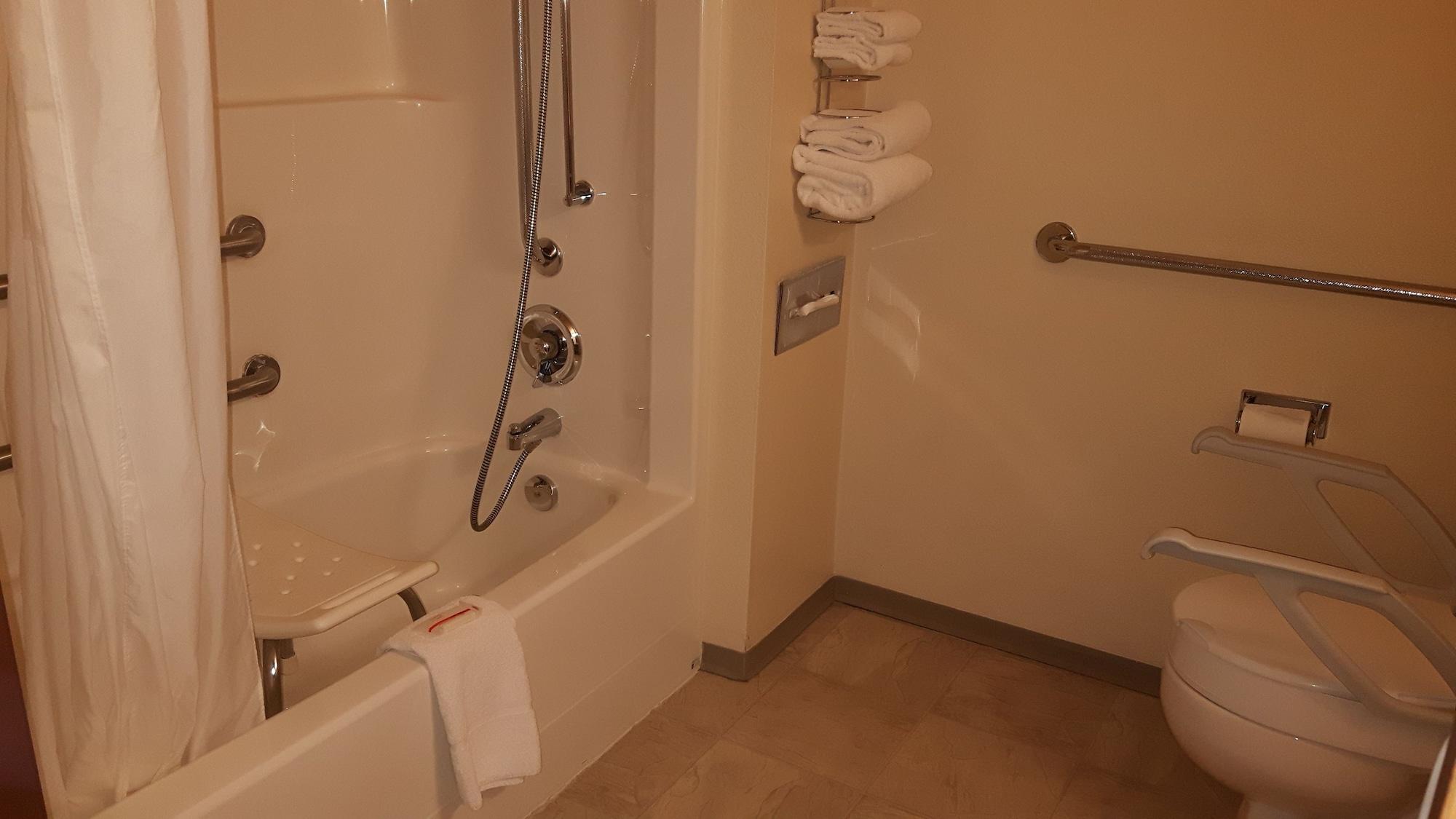 Super 8 By Wyndham Moose Jaw Sk Otel Dış mekan fotoğraf