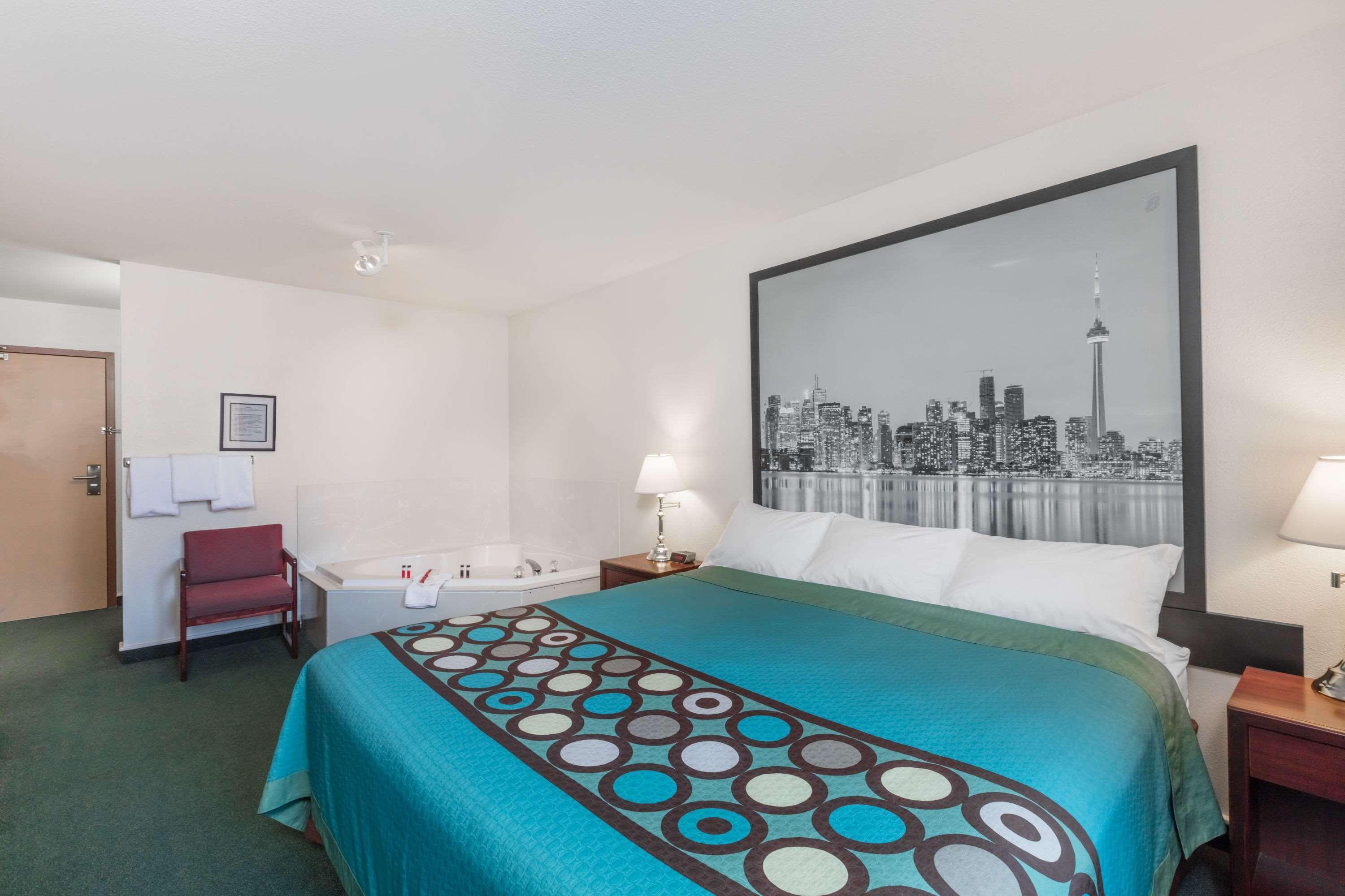 Super 8 By Wyndham Moose Jaw Sk Otel Dış mekan fotoğraf