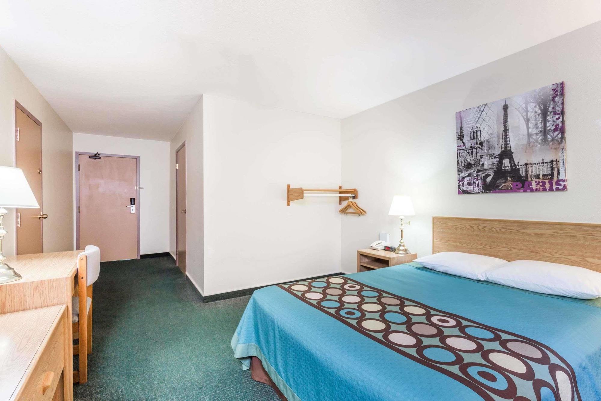 Super 8 By Wyndham Moose Jaw Sk Otel Dış mekan fotoğraf