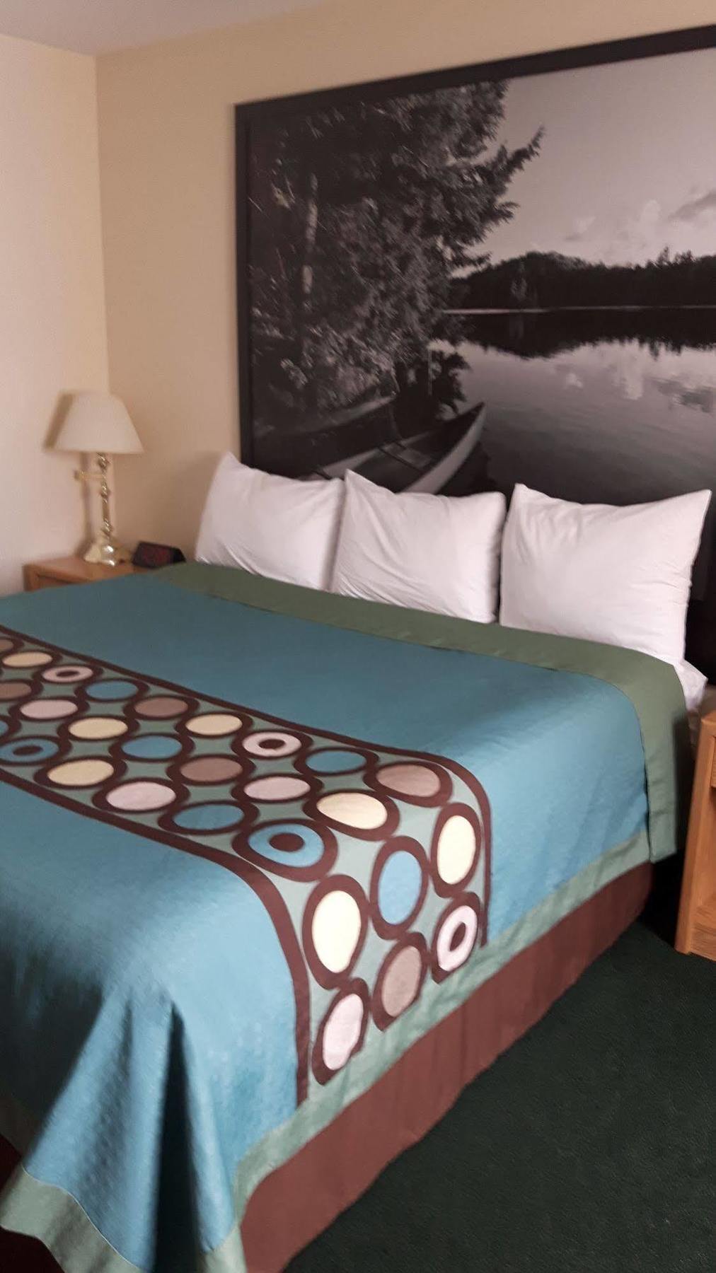 Super 8 By Wyndham Moose Jaw Sk Otel Dış mekan fotoğraf
